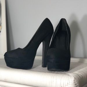 Black toe platform high heels pumps